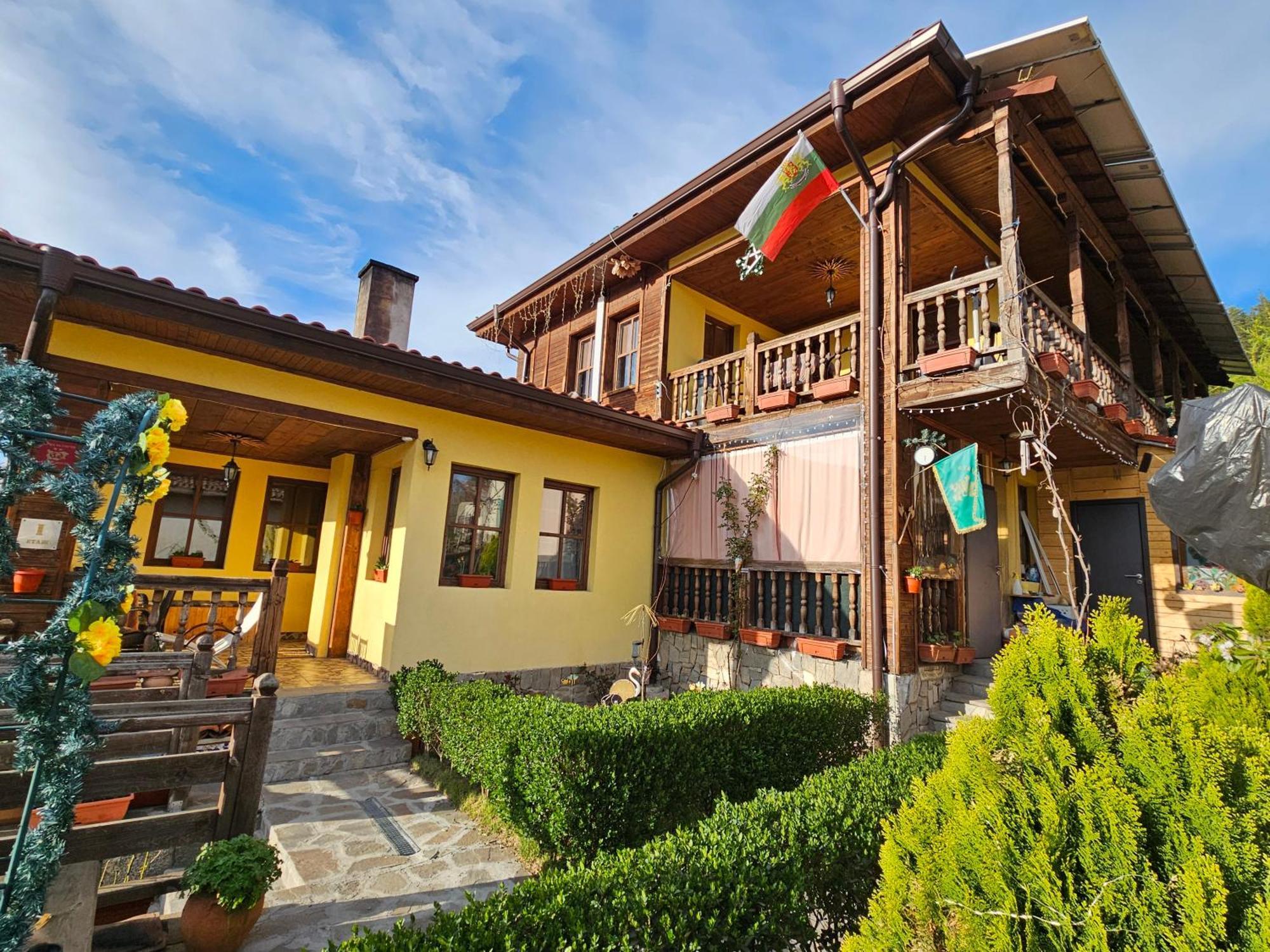 Емили Фемили Хаус Koprivchtitsa Extérieur photo